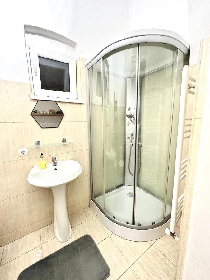 Charming Apartament City Center Timişoara Buitenkant foto